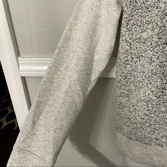 Athleta Snowscape Quilted Pullover Sweatshirt Women's Size XxsGray, White Sleeve - Picture 2 of 4